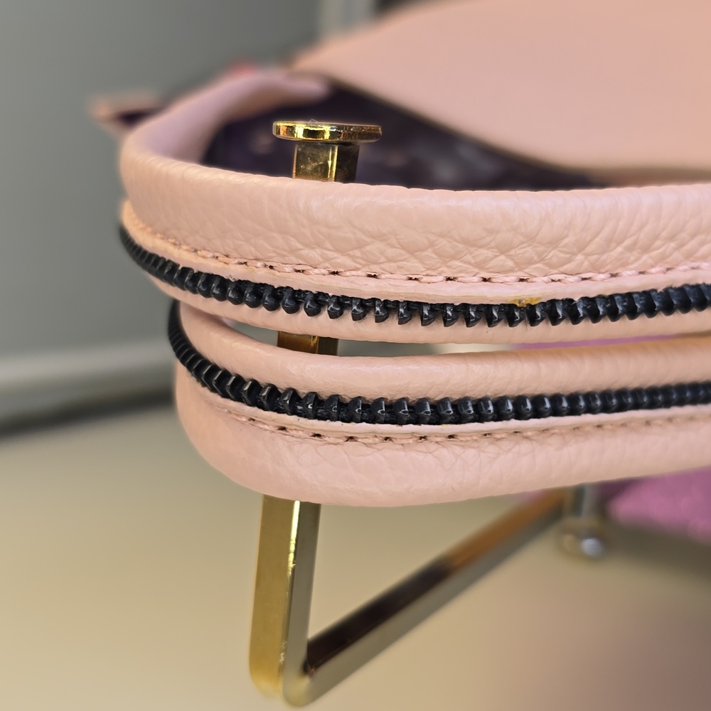 Botkier 💖NWT💖 Stunning Light Pink SOHO Bite Size Purse!💖💖💖 - Picture 8 of 17
